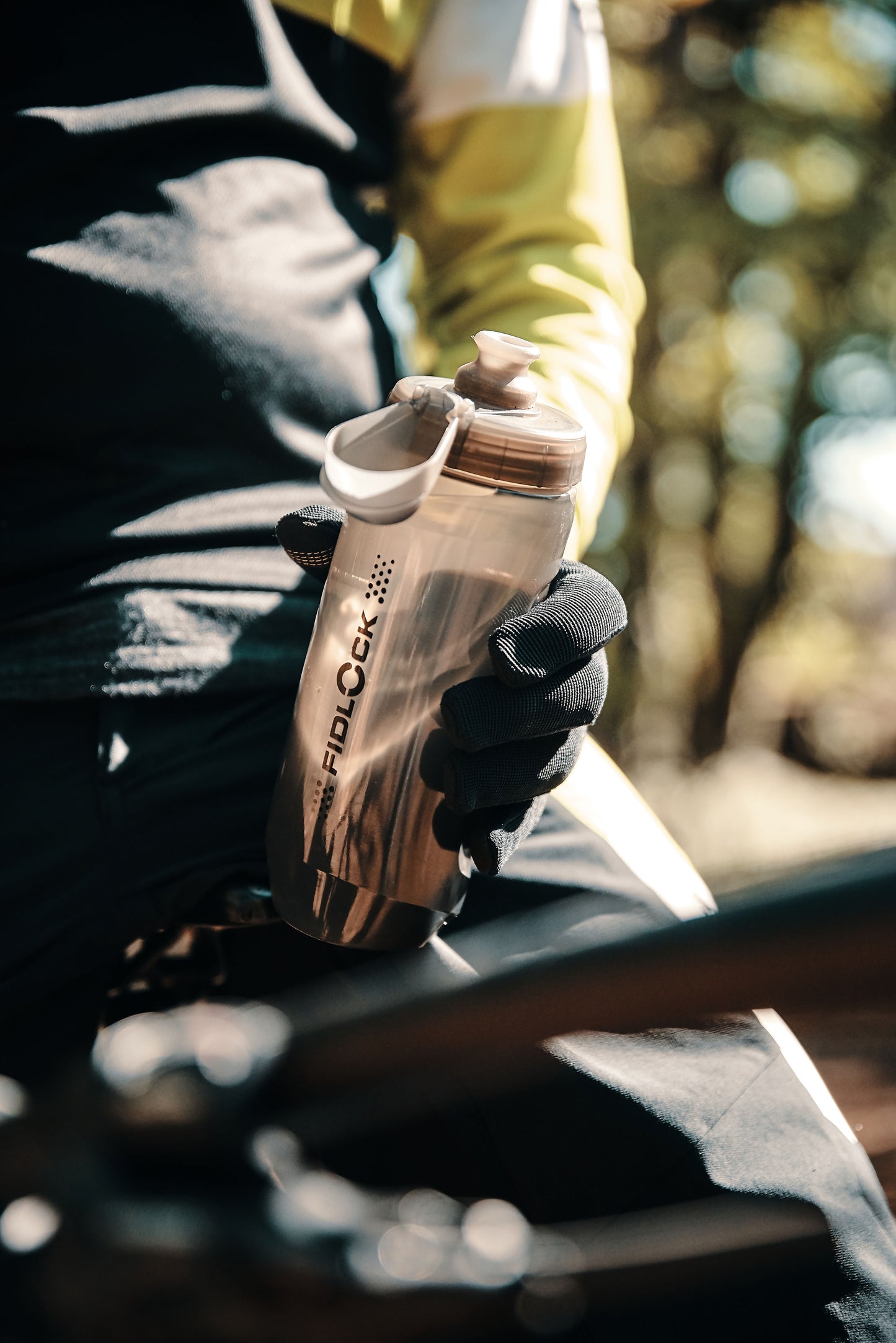 Bidon FIDLOCK TWIST avec Attache Magnétique (590ml) Fumé