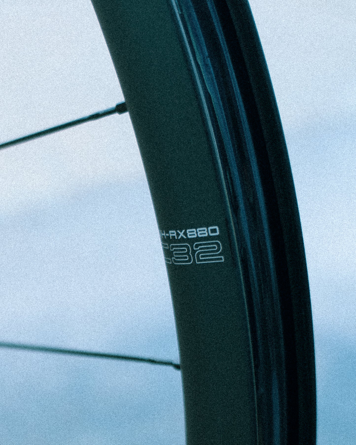 Roue Avant SHIMANO GRX WH-RX880 700c Tubeless Ready (Center Lock)