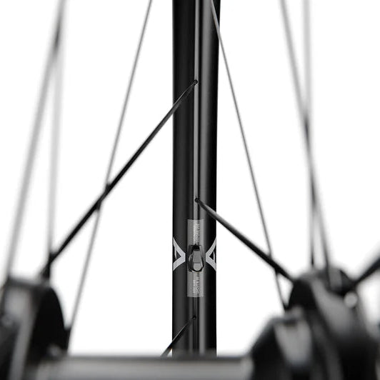 Roue Avant DT SWISS ARC 1400 DICUT 55 Tubeless Ready (Center Lock)