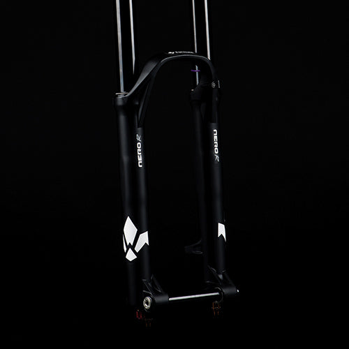 Fourche FORMULA NERO R 27,5" Axe 20x110mm Boost Noir