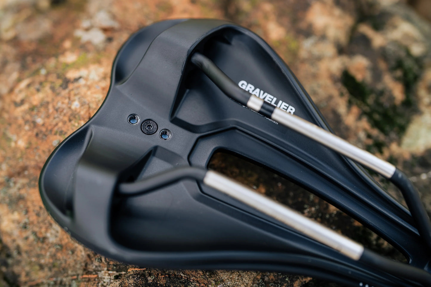 Selle WTB GRAVELIER Medium 140mm Rails Titane Noir