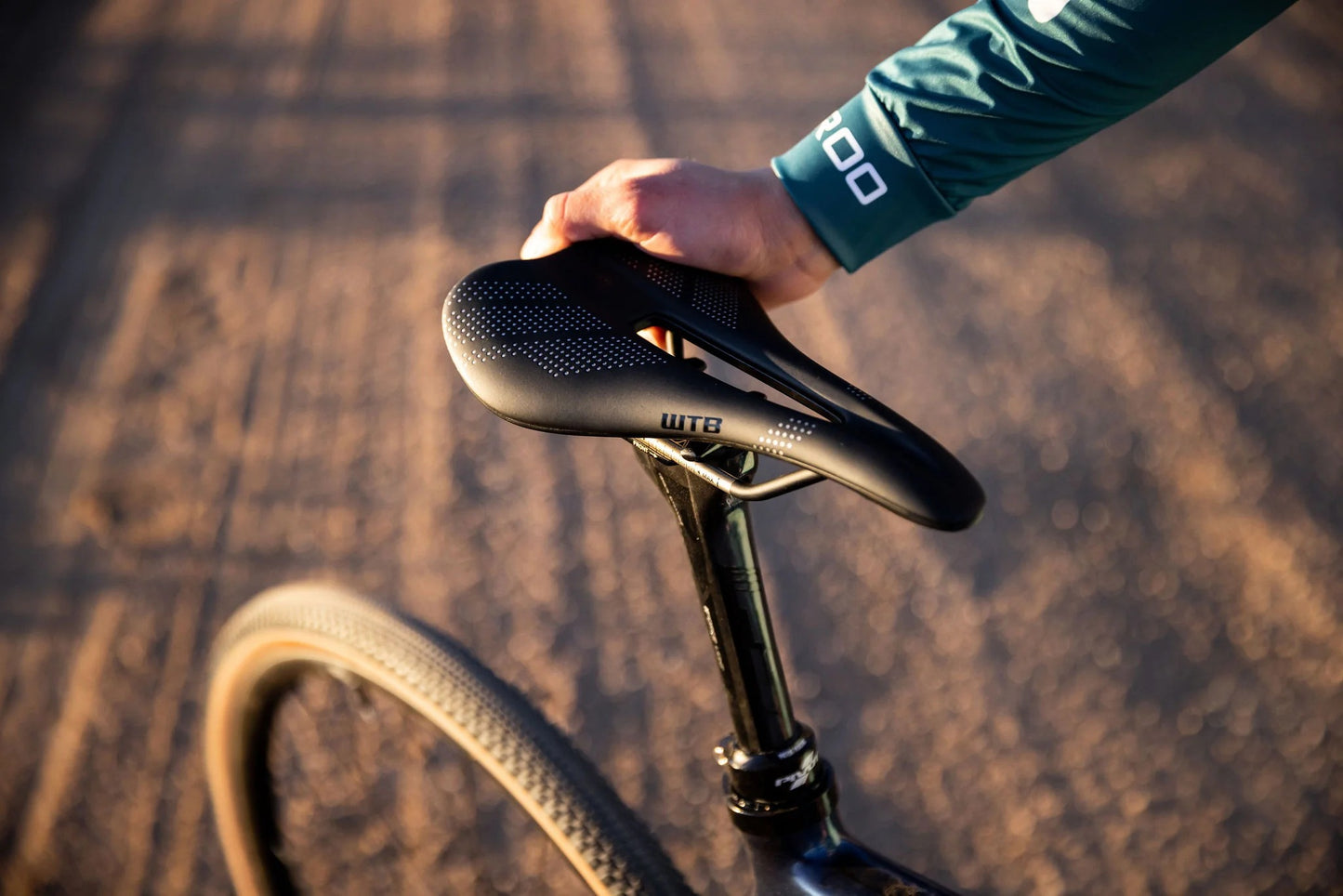 Selle WTB GRAVELIER Medium 140mm Rails Titane Noir