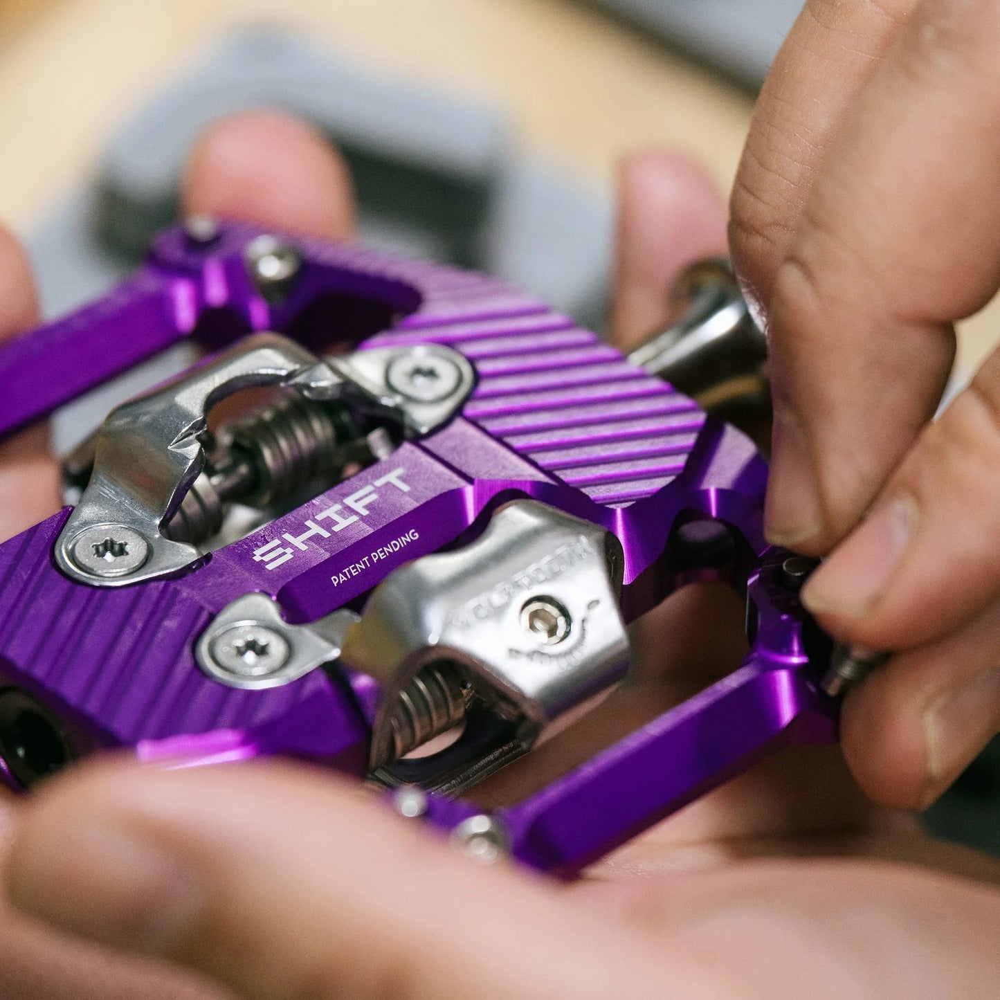 Pédales WOLF TOOTH GRAVITY CLIPLESS Violet