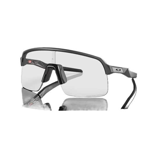 Lunettes OAKLEY SUTRO LITE Matt Carbon Verre Clear Photochromic - O9463-4539