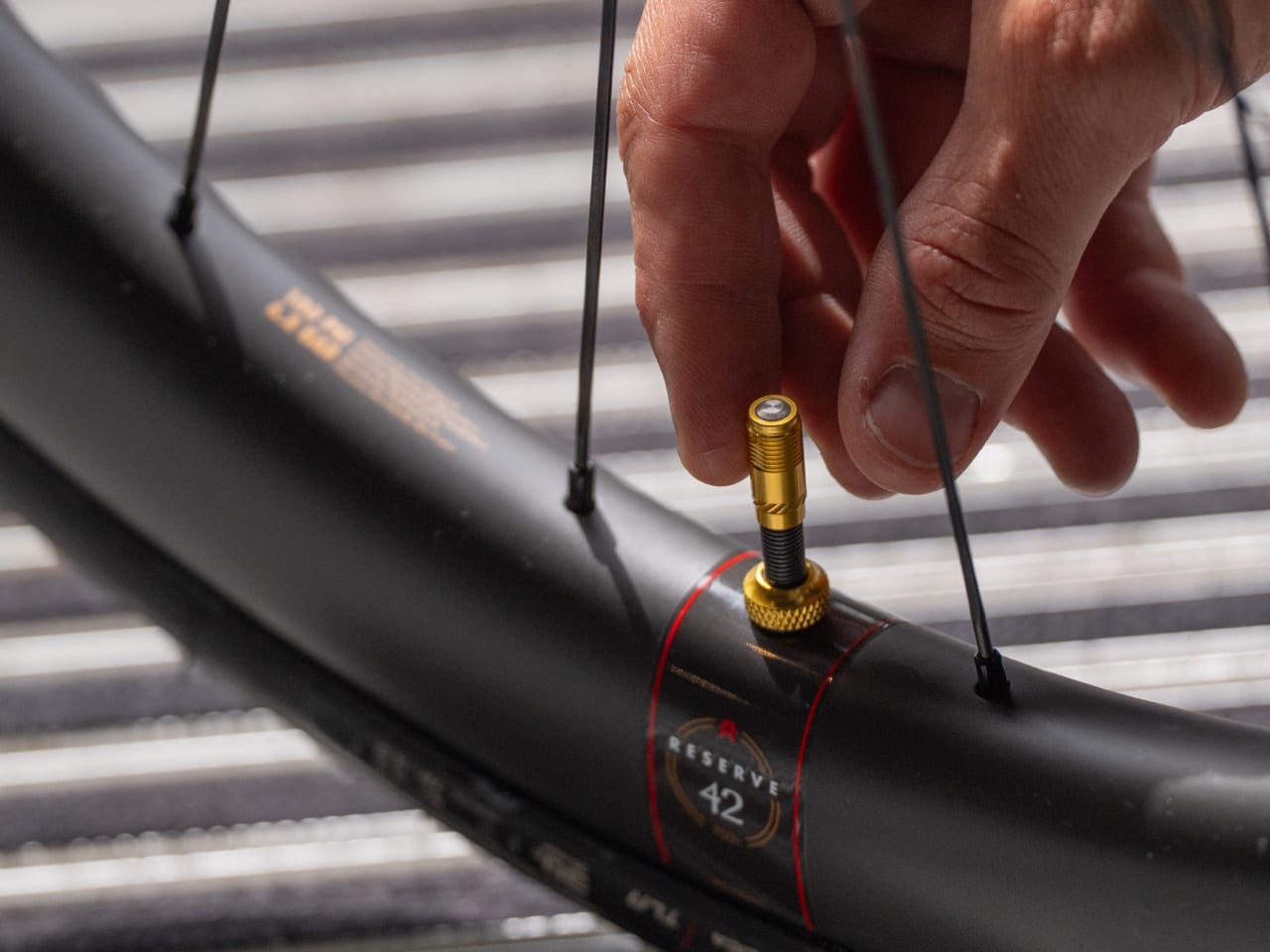 Embouts de Valves BBB CORE CAP Or (x2)