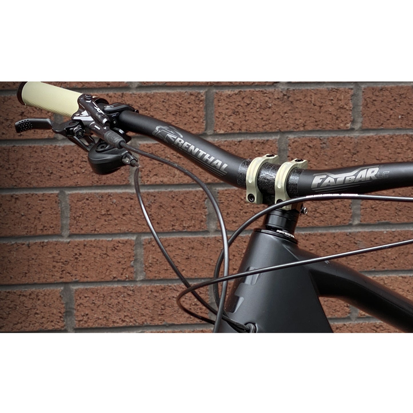 Cintre RENTHAL V3 FATBAR LITE Carbone Rise Plat 780mm