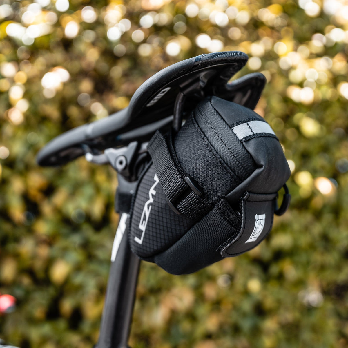 Sacoche de Selle LEZYNE Caddy avec Kit Tubeless