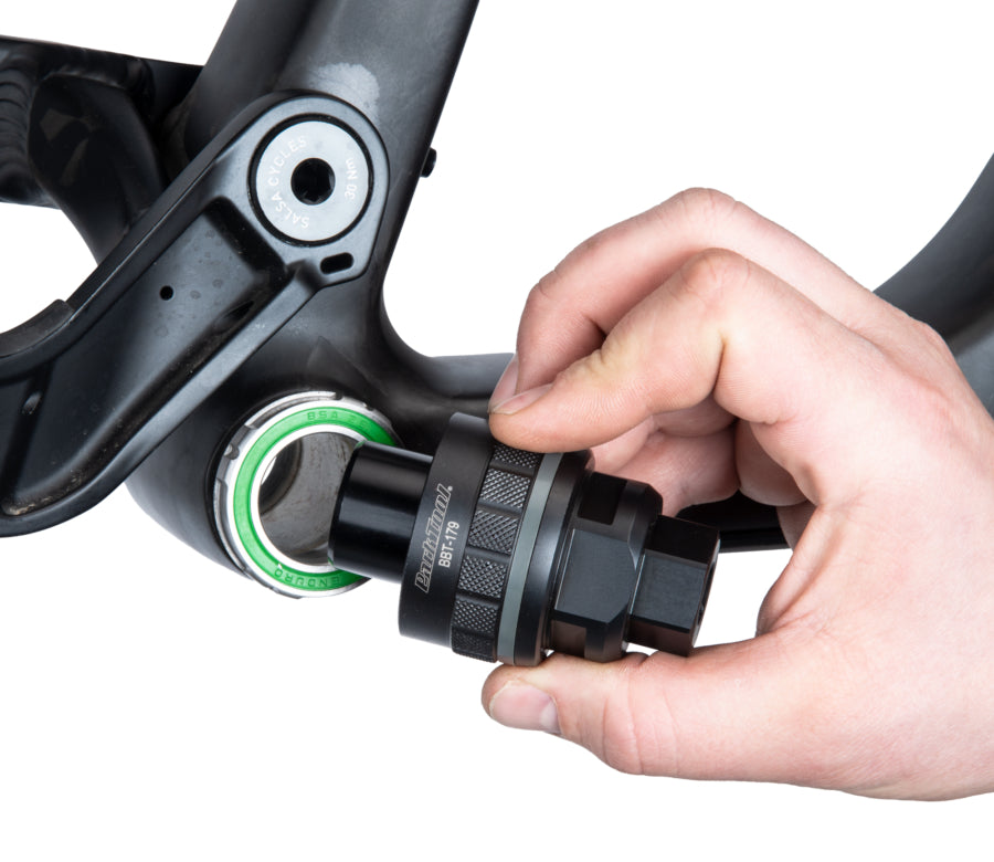 Park Tool BBT-179 installé dans un boîtier Enduro