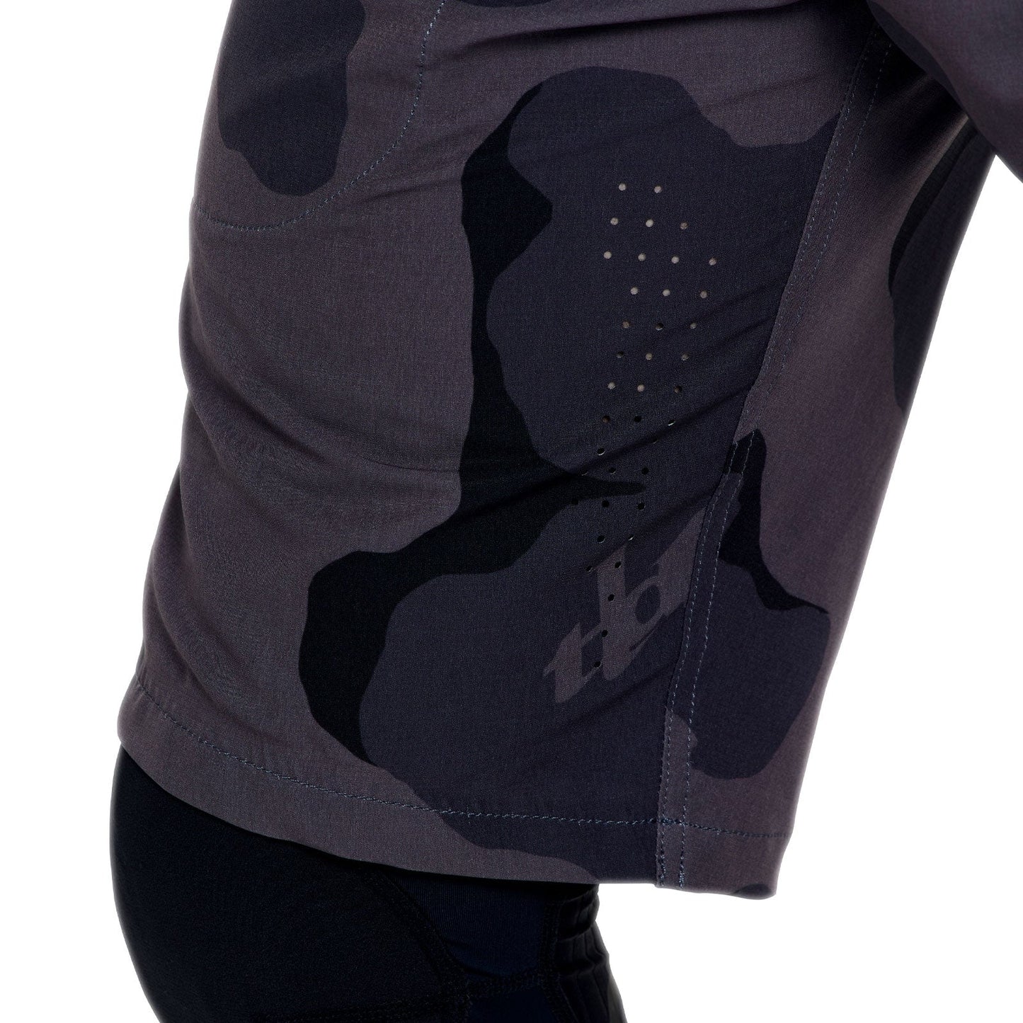 Short TROY LEE DESIGNS SKYLINE PRO  FLOW CAMO Carbon avec Liner BN3TH