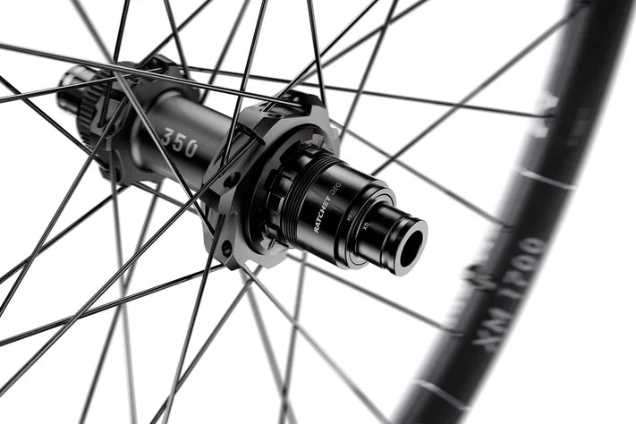 Roue Arrière DT SWISS XM 1700 SPLINE 30 mm 27.5" 12x148 mm Boost 2026