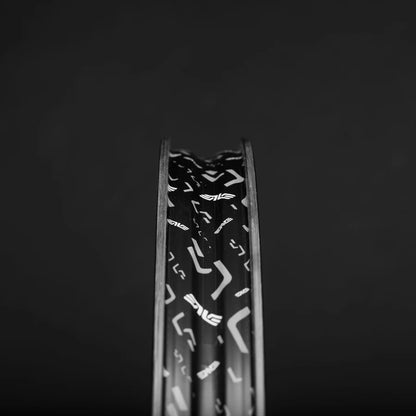 Roue Arrière ENVE G SES 6.7 PRO Tubeless Ready (Center Lock) Noir/Blanc