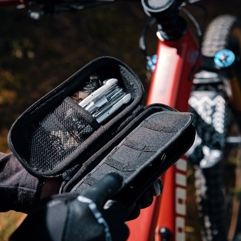 Poche à outils FIDLOCK TWIST TOOLBOX + BIKE BASE