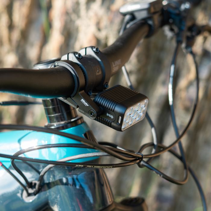 Éclairage Avant KNOG BLINDER E 1800