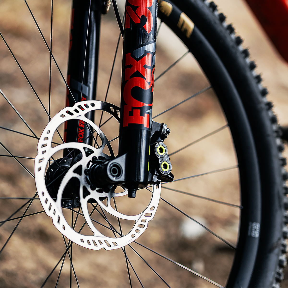 Paire de Freins MAGURA MT5 PRO Avec Disques Storm HC 203/180mm