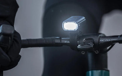 Éclairage Avant BBB NANOSTRIKE 700i Bleu