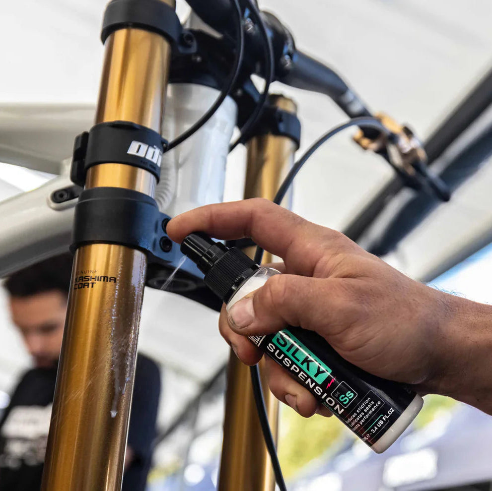 Nettoyant/Lubrifiant pour Suspension MUC-OFF SILKY SUSPENSION SERUM (100 ml)