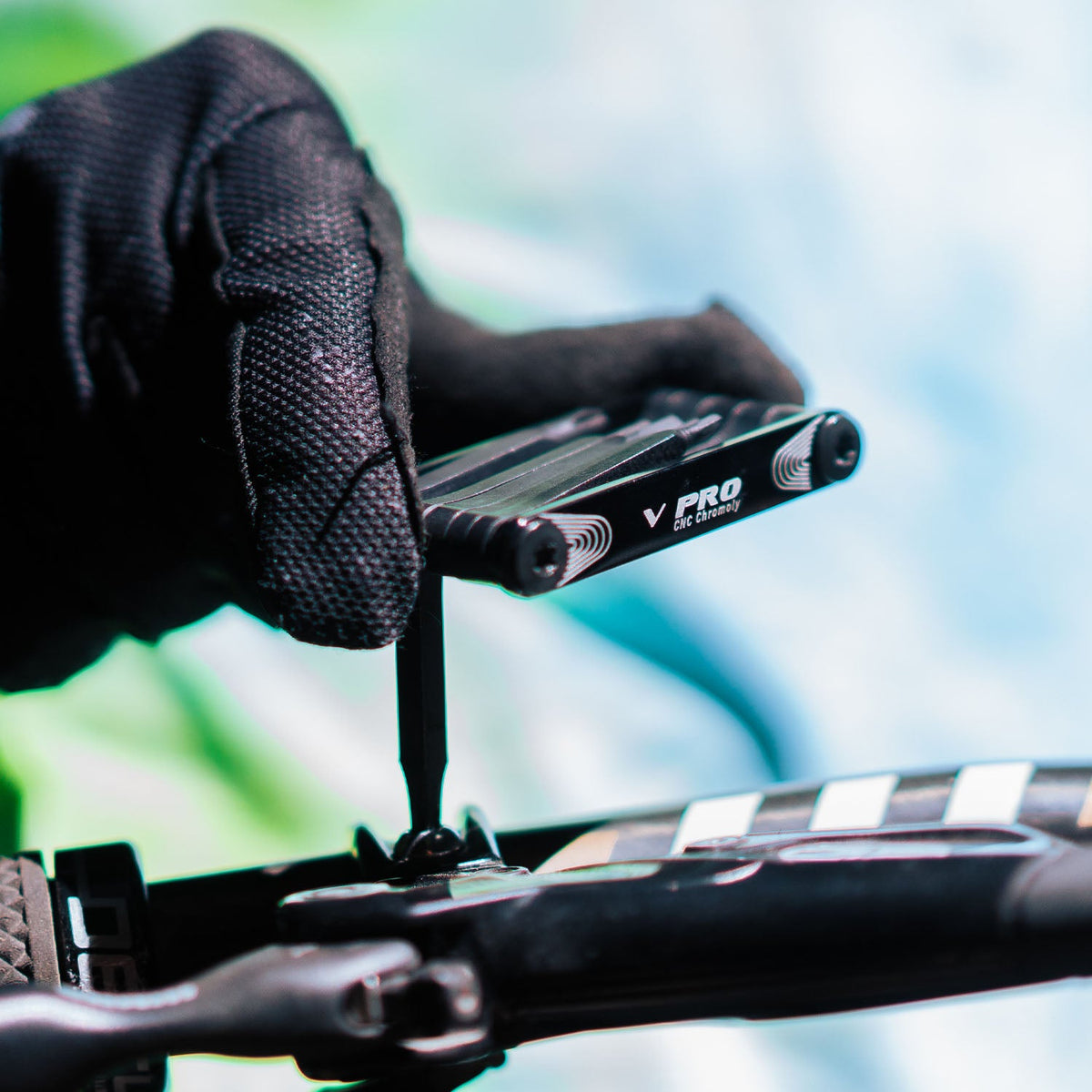 Lezyne V Pro 7 en situation VTT