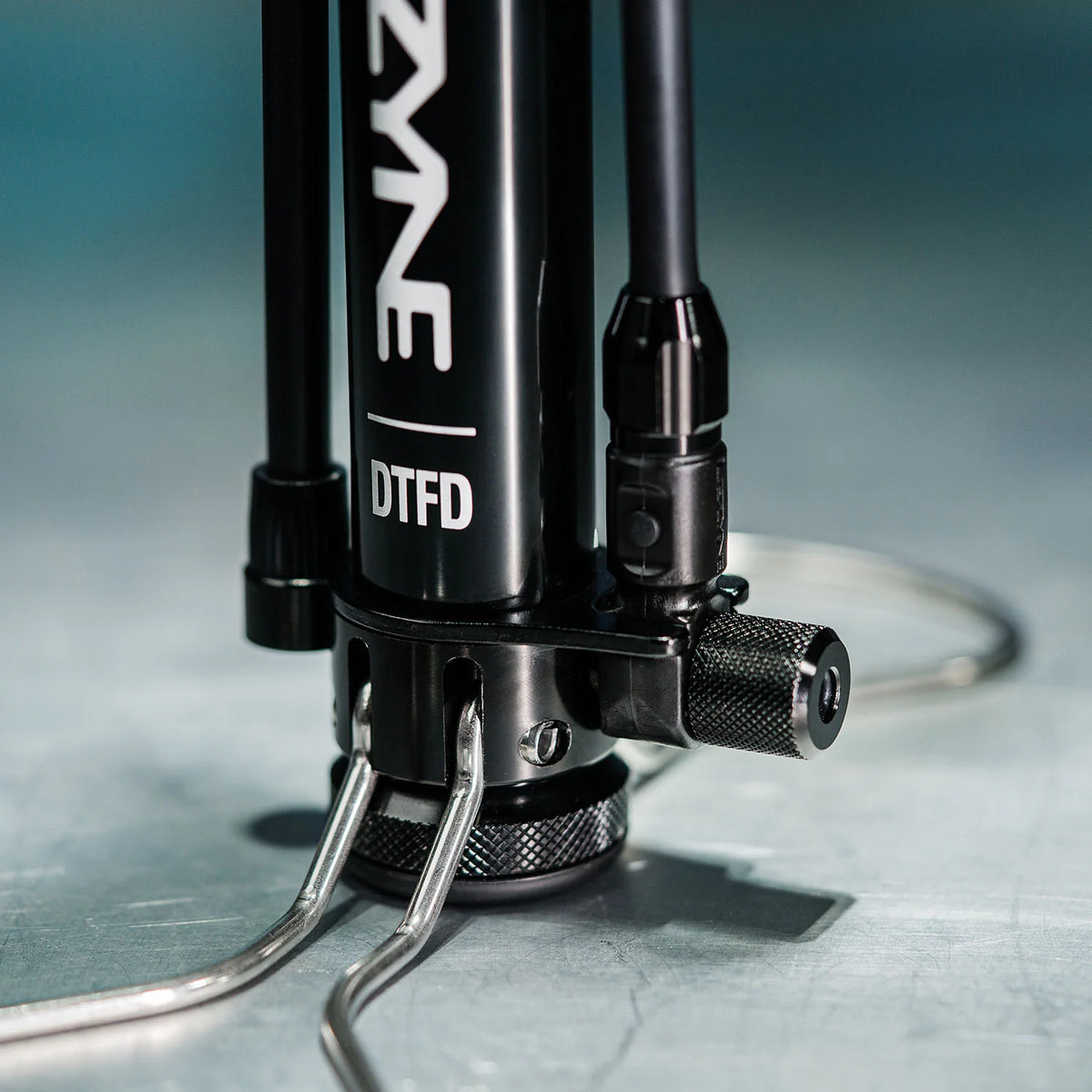 Pompe à Pied LEZYNE DIGITAL TRAVEL FLOOR DRIVE Noir