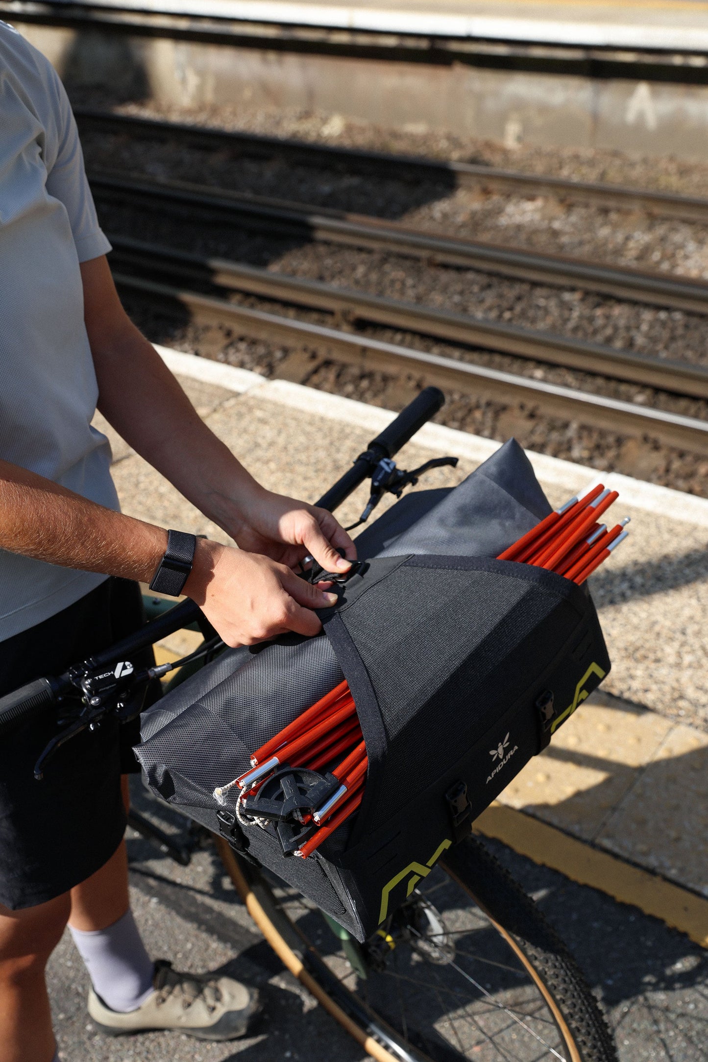 Sacoche de Guidon APIDURA EXPEDITION FRONT RACK PACK 20 L Noir