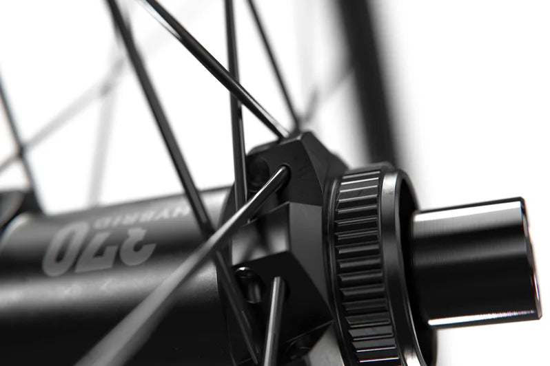 Roue Arriere DT SWISS HU 1900 SPLINE 27.5" 30 mm 12x148 mm