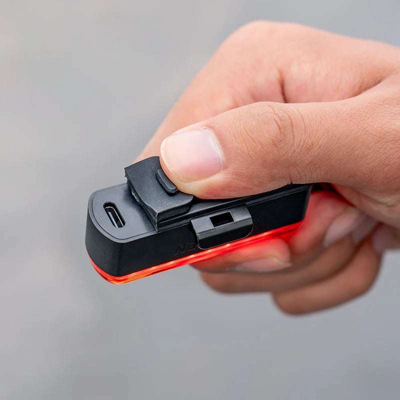 Éclairage Arrière RAVEMEN TR30