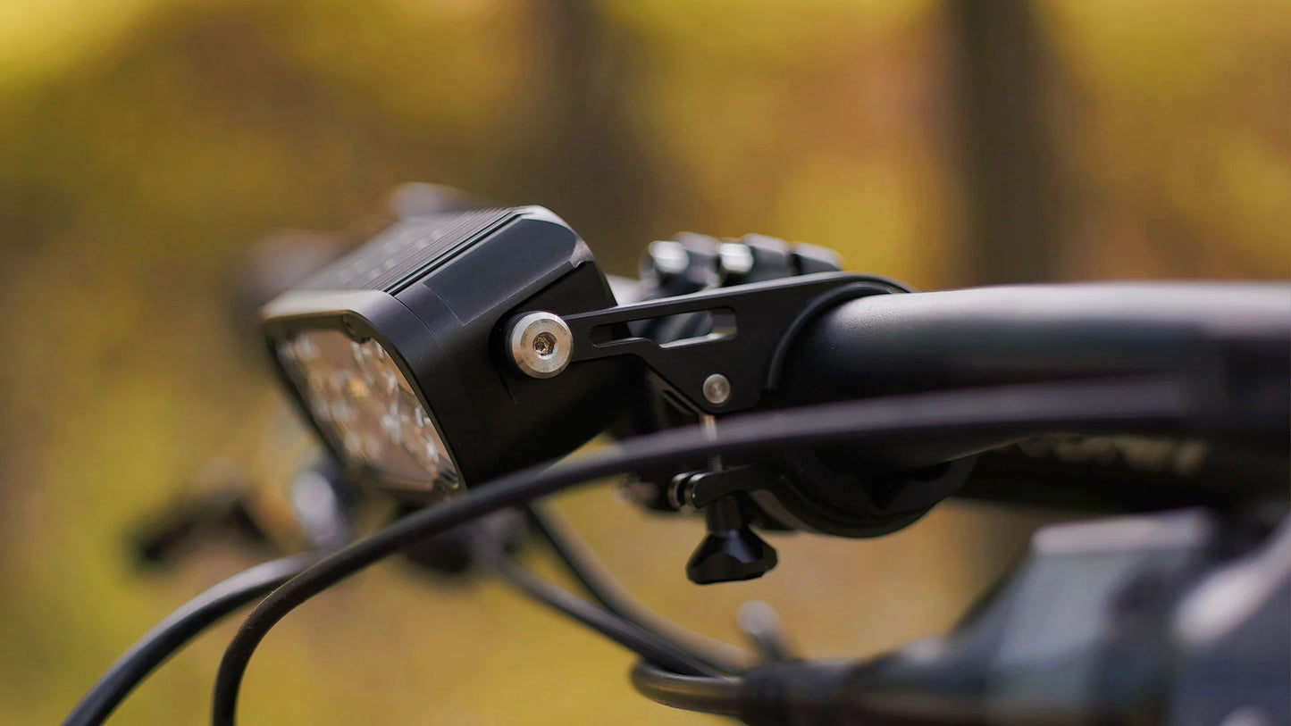 Éclairage Avant RAVEMEN XR6000