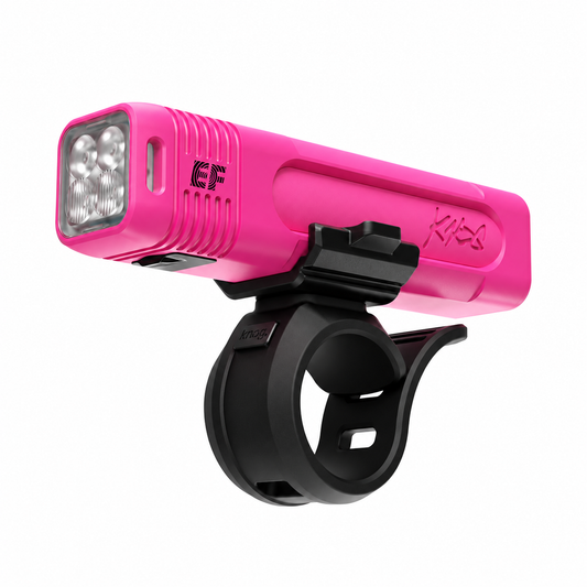 Éclairage Avant KNOG BLINDER PRO 900 Edition Limitée E.F. Pro Cycling Rose — vue produit sur fond blanc
